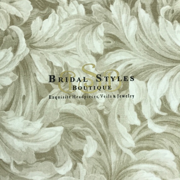 Custom crystal encrusted headpiece wedding - Picture 7 of 8